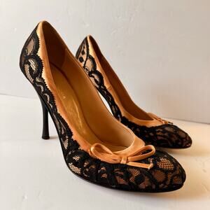 BCBG Max Azria Round Toe Pumps Black Lace Overlay Blush Champagne Satin Size 8.5